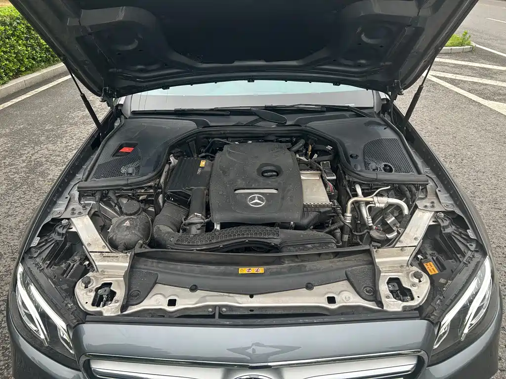 Mercedes-Benz E-Class 2016 E 200 L Sport