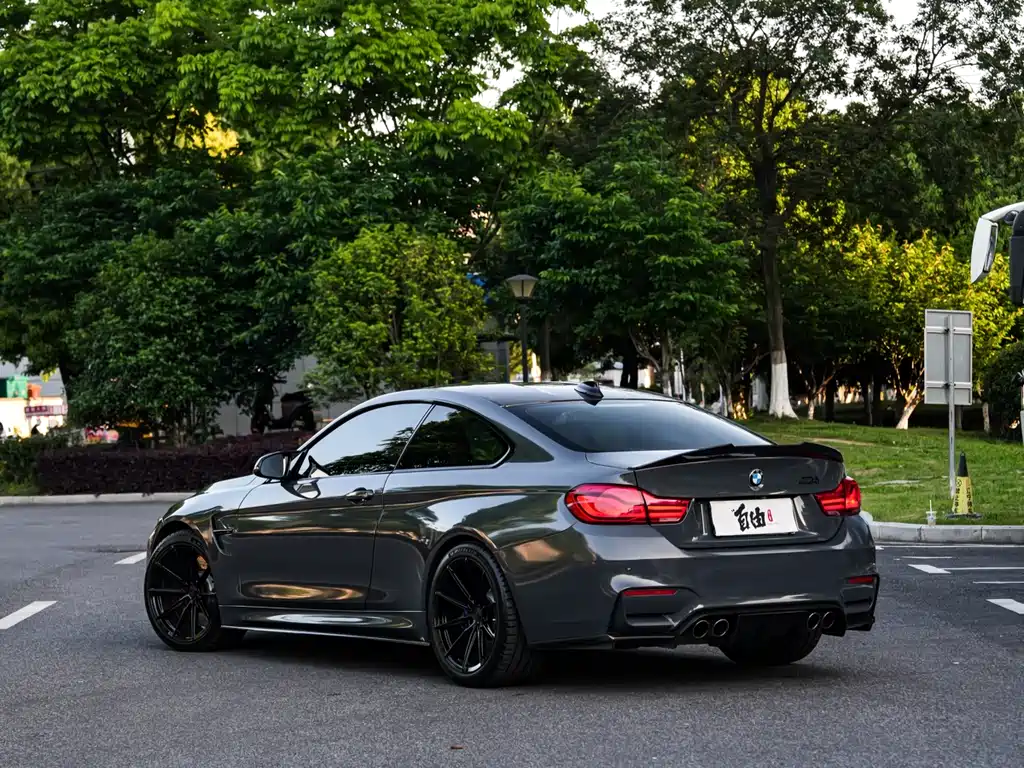 BMW M4 Coupe Shadow Edition 2019