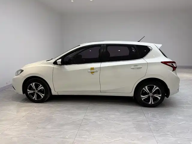 Nissan Tiida 2016 1.6L CVT Smart Edition