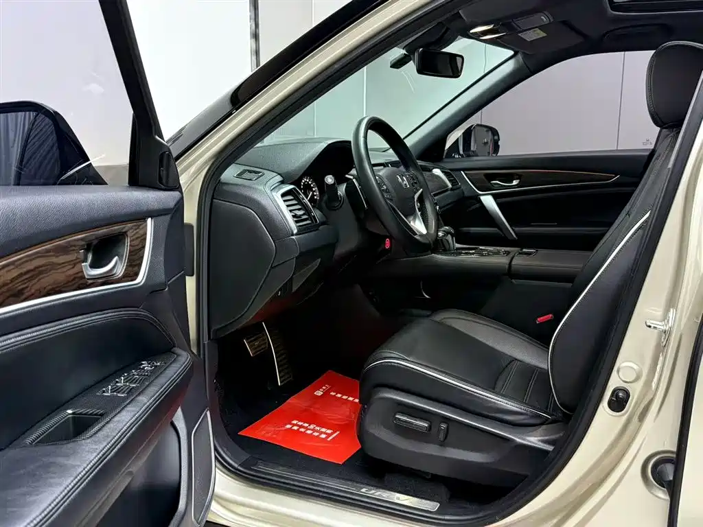 Honda UR-V 2017 240TURBO 2WD Luxury Edition China V