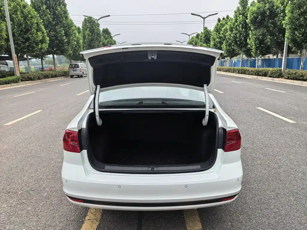 Bora 2020 1.5L Automatic Fashion Edition