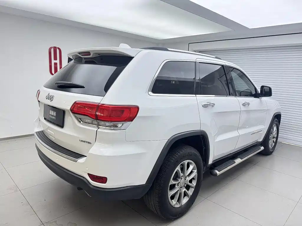Jeep Grand Cherokee 2015 3.0L Luxury Navigation Edition