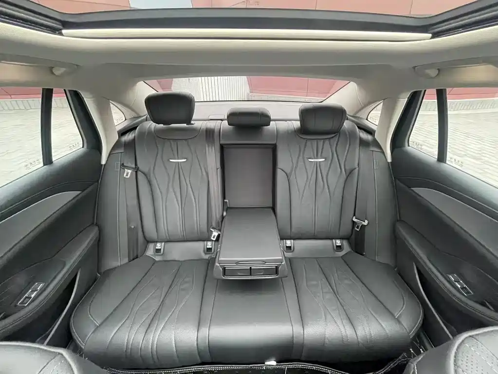 Hongqi H5 2023 1.8T Automatic Official Edition