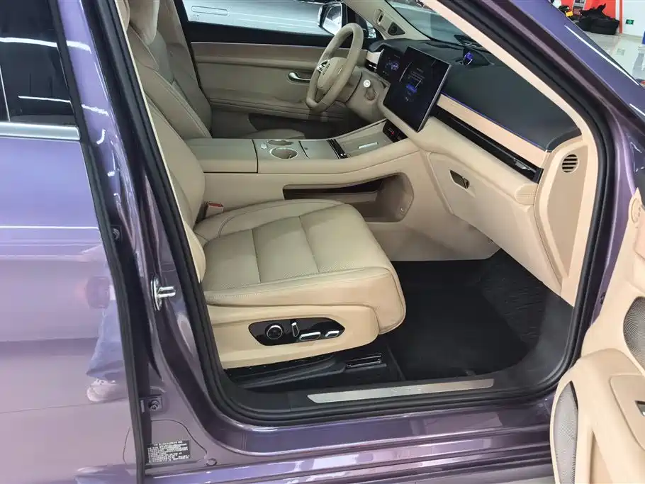 AITO M5 2025 EREV Ultra AWD