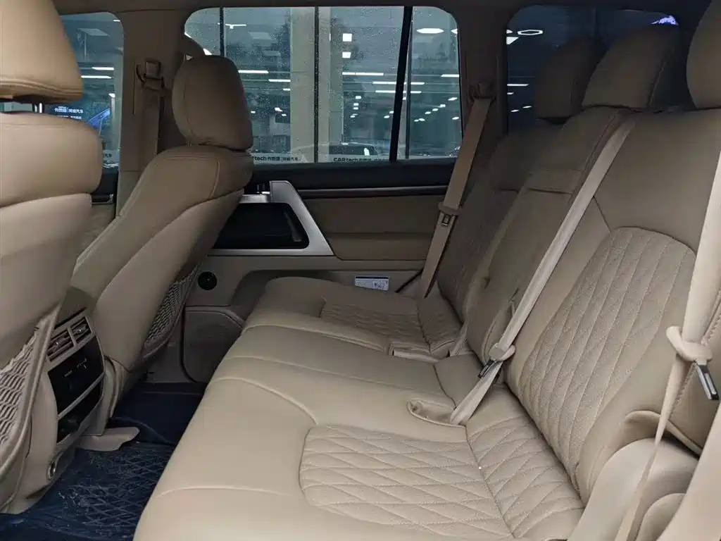 Land Cruiser (Import) 2019 5.7L Automatic