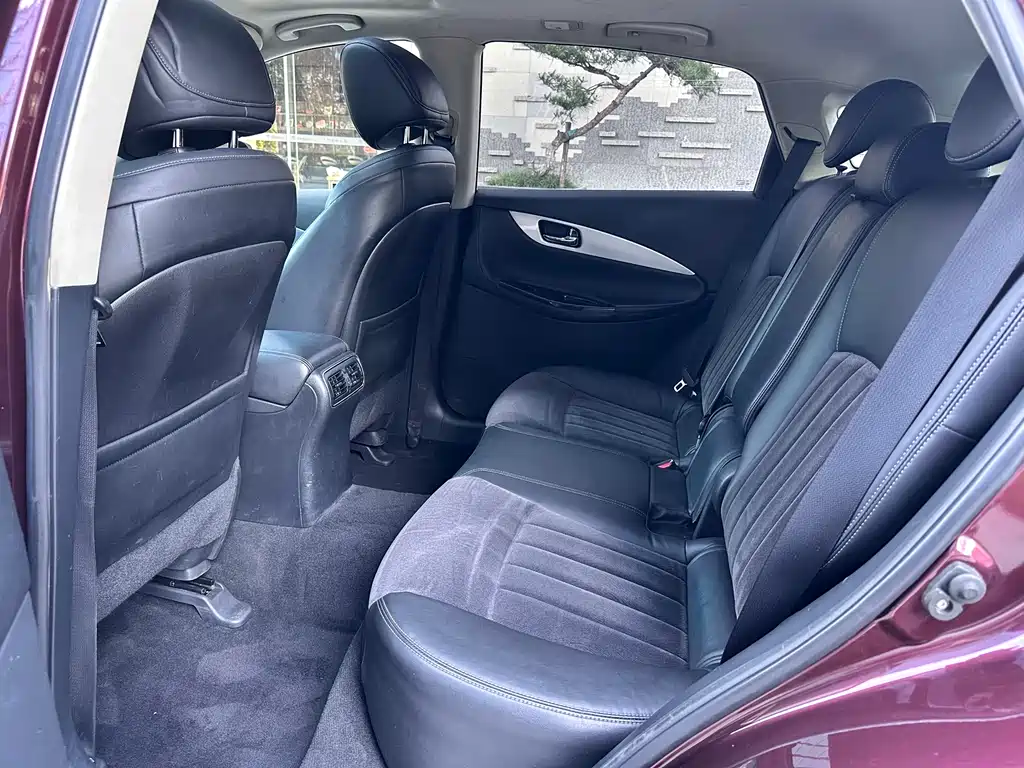 Infiniti QX50 2015 2.5L Comfort Edition