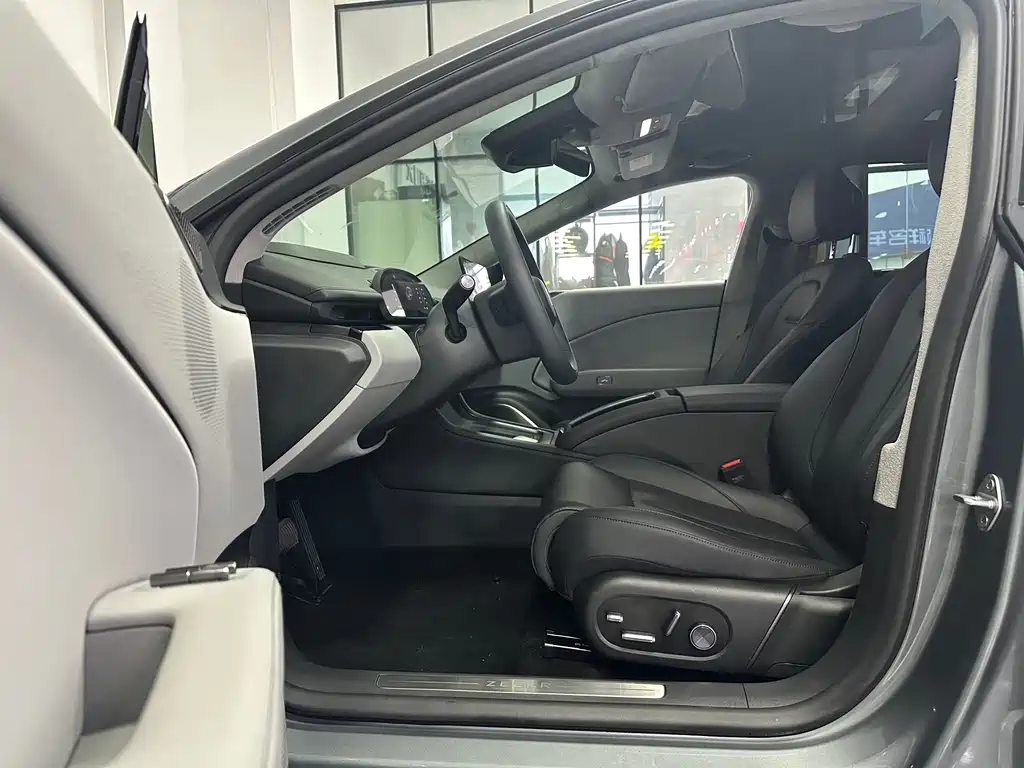Zeekr 007 2025 RWD Intelligent Driving Edition 75kWh