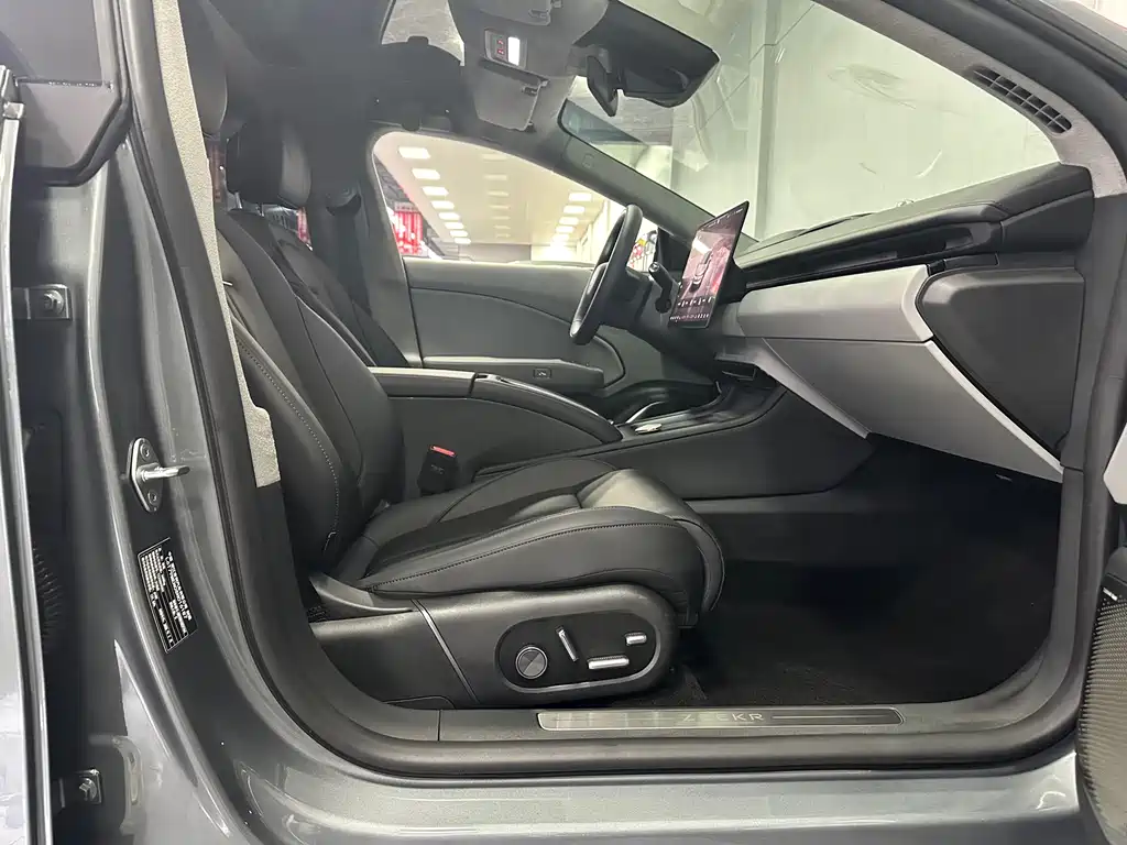 Zeekr 007 2025 RWD Intelligent Driving Edition 75kWh