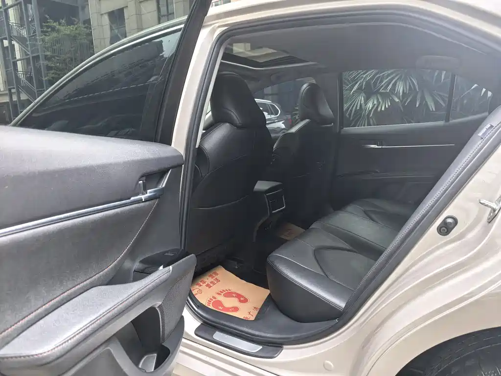 Camry 2021 2.0G Luxury Edition