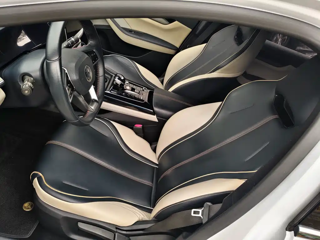 BYD Qin PLUS 2021 DM-i 120KM Premium Edition