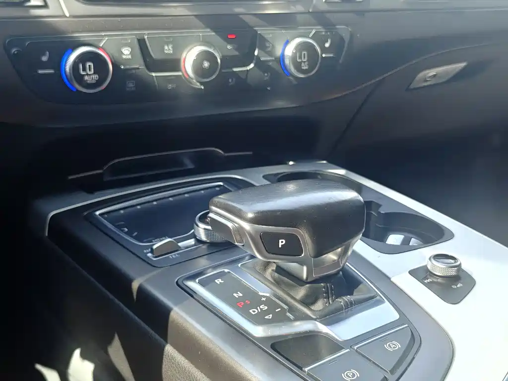 Audi Q7 2016 40 TFSI S line Sport