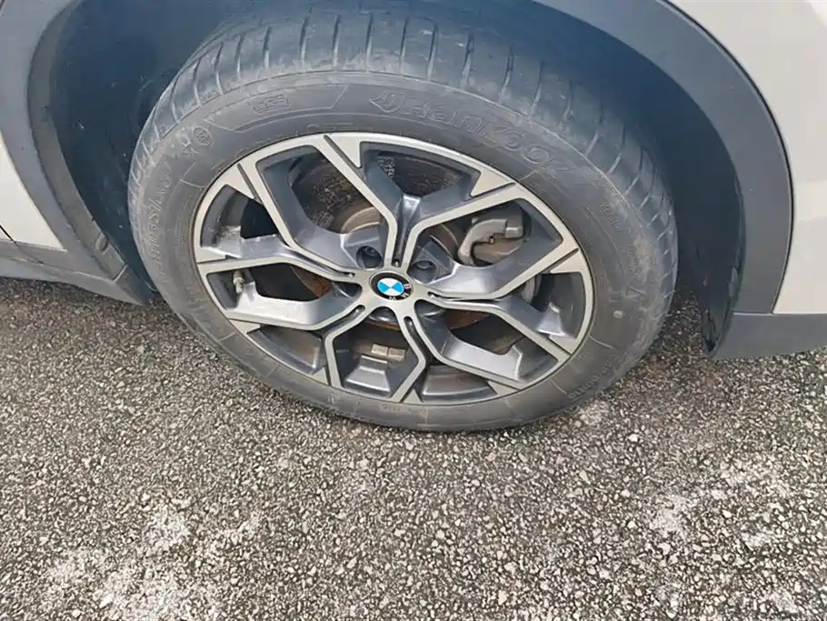 BMW X1 2022 sDrive25Li Leading Edition