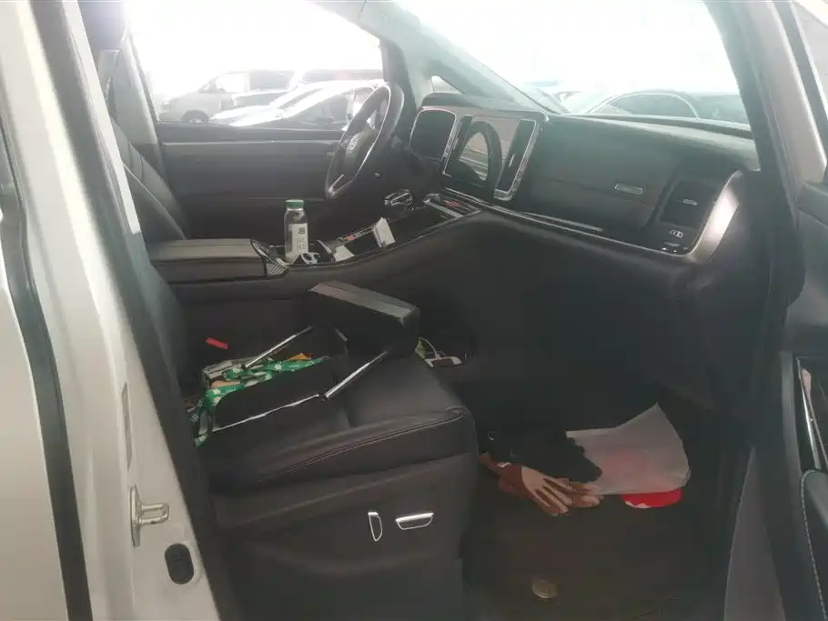 GAC Trumpchi M8 2023 Leader Series 390T Premium Edition