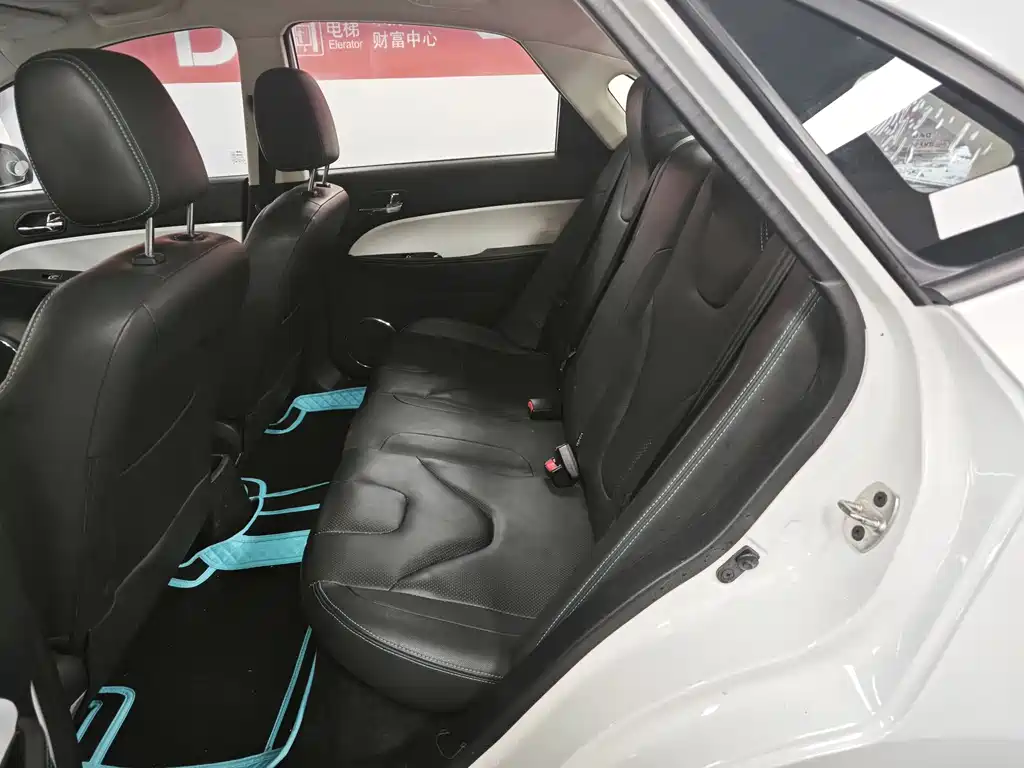 JAC iEV5 2015