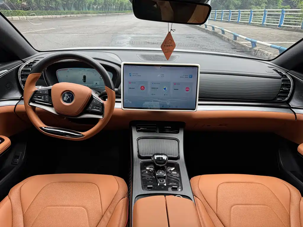 Han 2022 DM-i 121KM Premium Edition