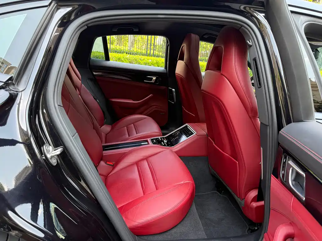 Porsche Panamera 4 E-Hybrid