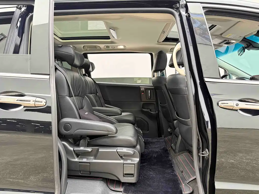 Odyssey 2022 2.0L e:HEV Sharp Enjoy Edition