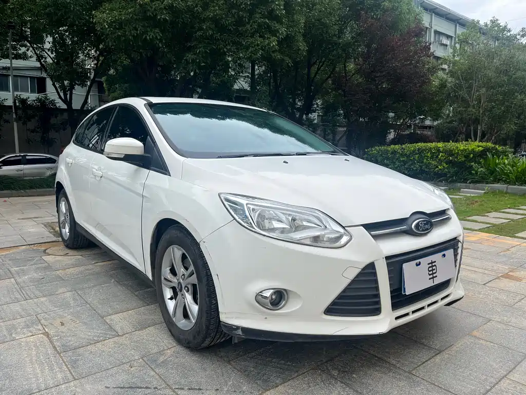 Ford Focus 2015 Hatchback 1.6L Automatic Comfort