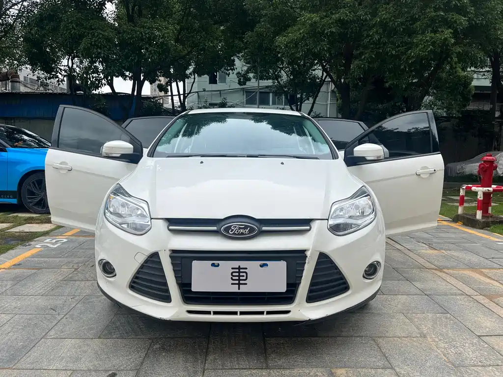 Ford Focus 2015 Hatchback 1.6L Automatic Comfort