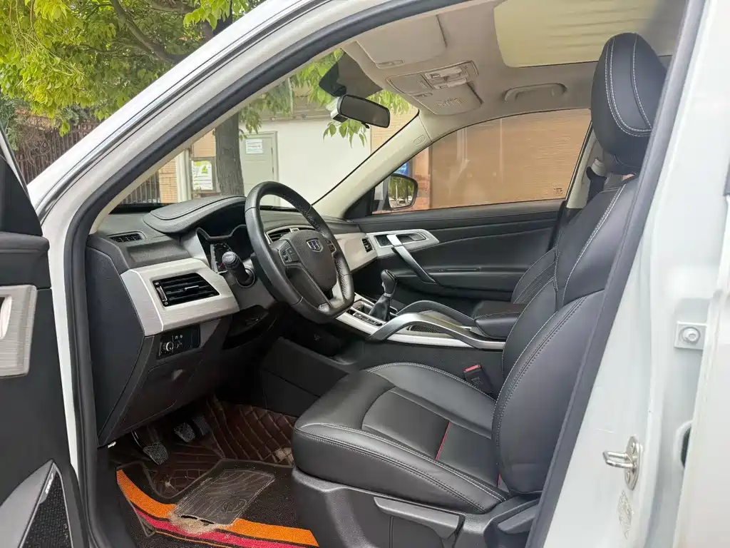 Geely Boyue 2018 2.0L Manual 2WD Zhiya Edition