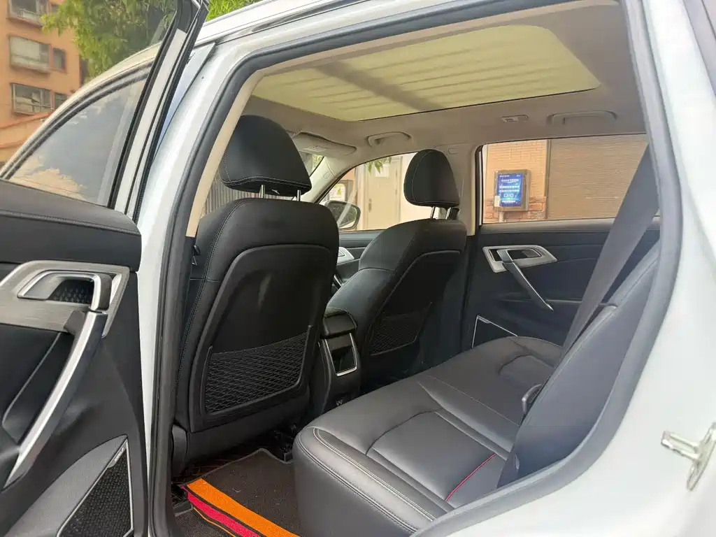 Geely Boyue 2018 2.0L Manual 2WD Zhiya Edition