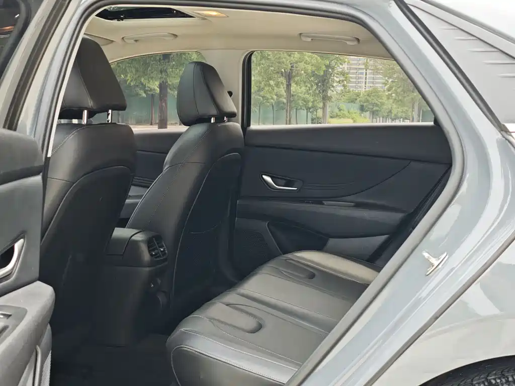 Elantra 2023 1.5L CVT GLS Leading Edition