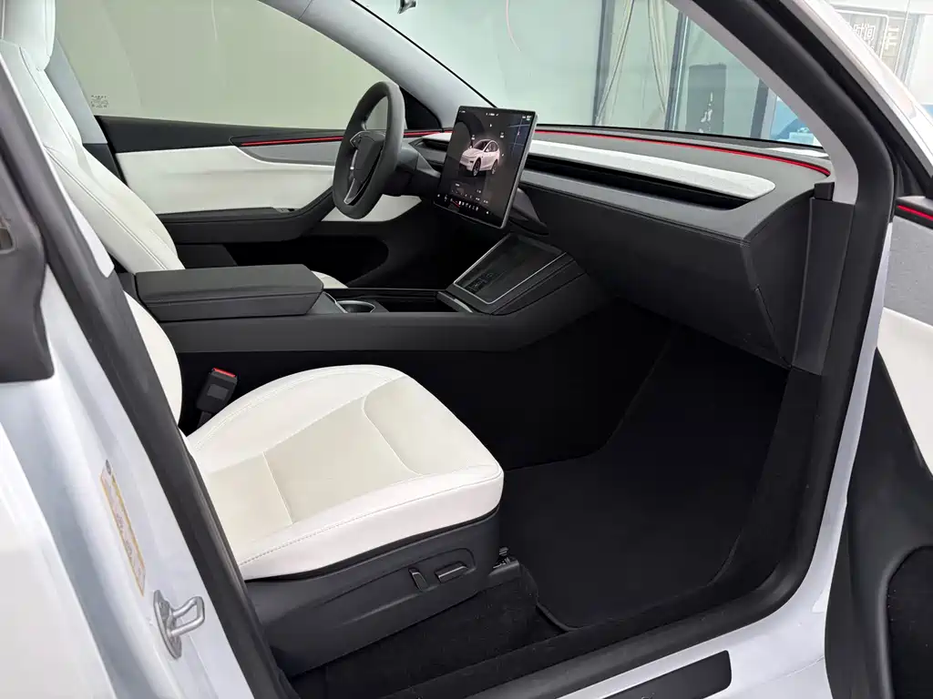 Tesla Model Y 2025 Rear-Wheel Drive