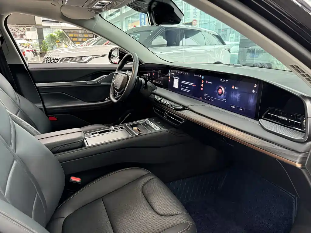 Lincoln Z 2024 2.0T Premium Edition