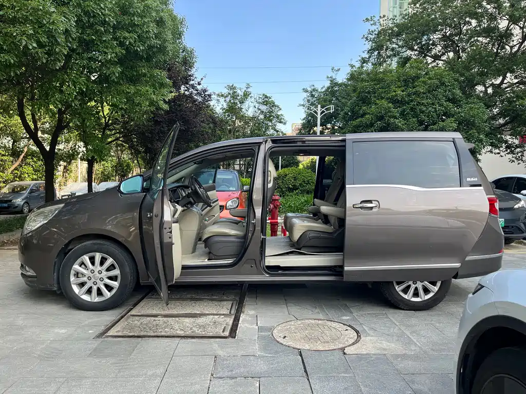 Buick GL8 2013 3.0L GT Luxury Business Elegant Edition