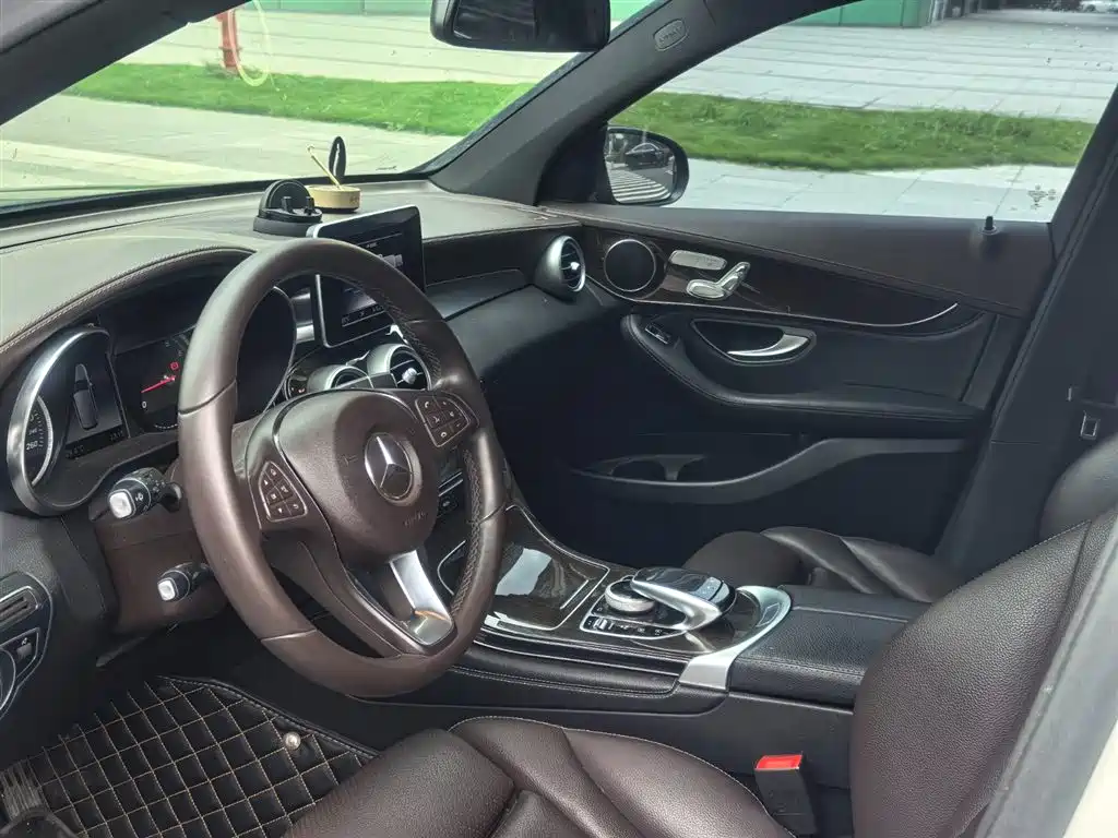 Mercedes-Benz GLC 260 4MATIC Dynamic Edition 2019