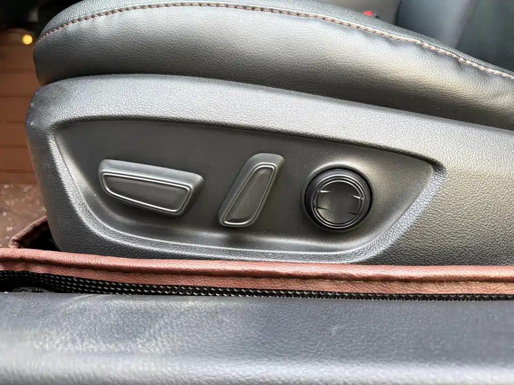 Camry 2021 2.5G Luxury Edition