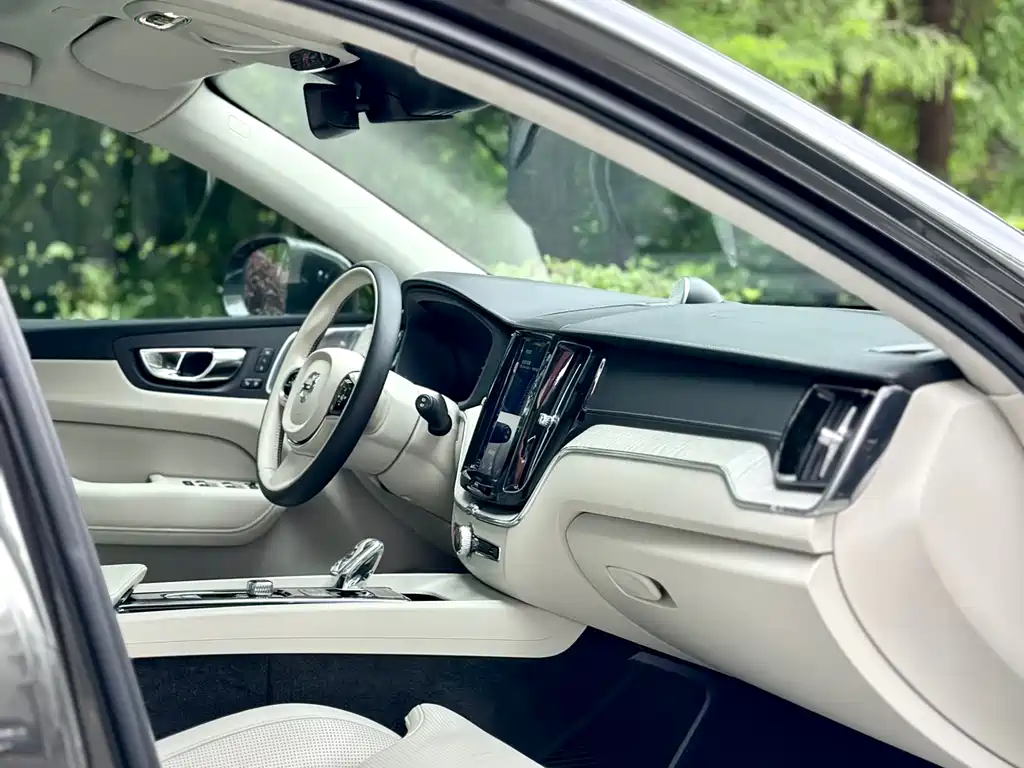 Volvo XC60 Plug-in Hybrid 2019 T8 AWD Inscription Luxury Edition China VI