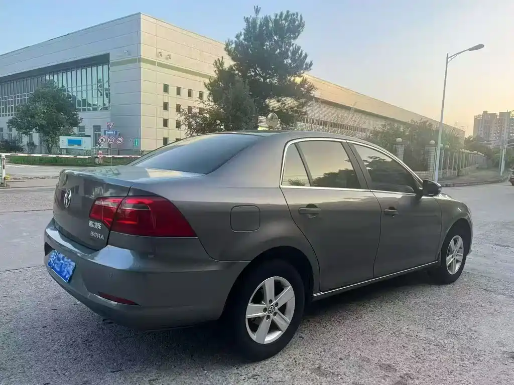 Volkswagen Bora 2013 1.6L Automatic Comfort Edition