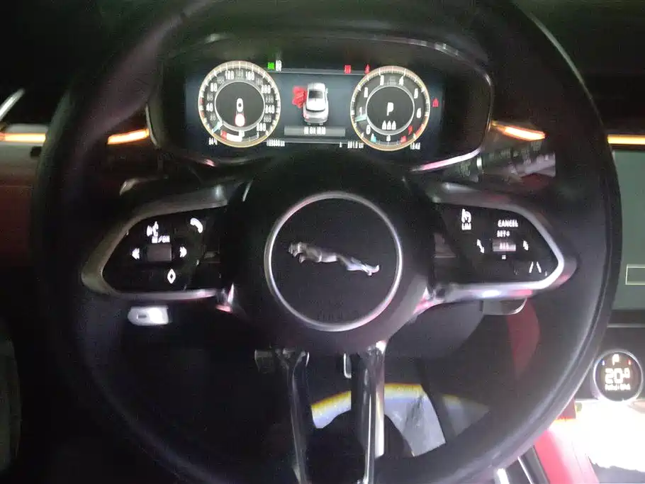 Jaguar F-PACE 2024 P250 R-Dynamic SE