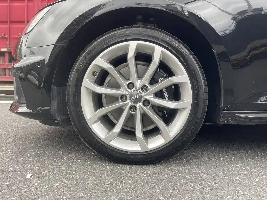 Audi A4L 2019 40 TFSI Fashion Edition China VI