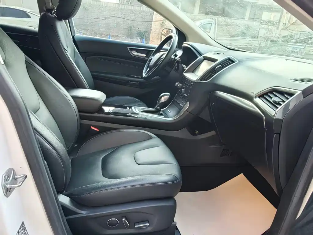 Ford Edge 2015 2.0T GTDi AWD Titanium