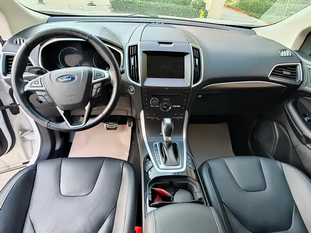 Ford Edge 2015 2.0T GTDi AWD Titanium