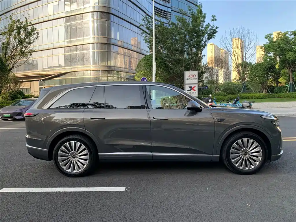 Onvo L90 2025 Max 6-Seater