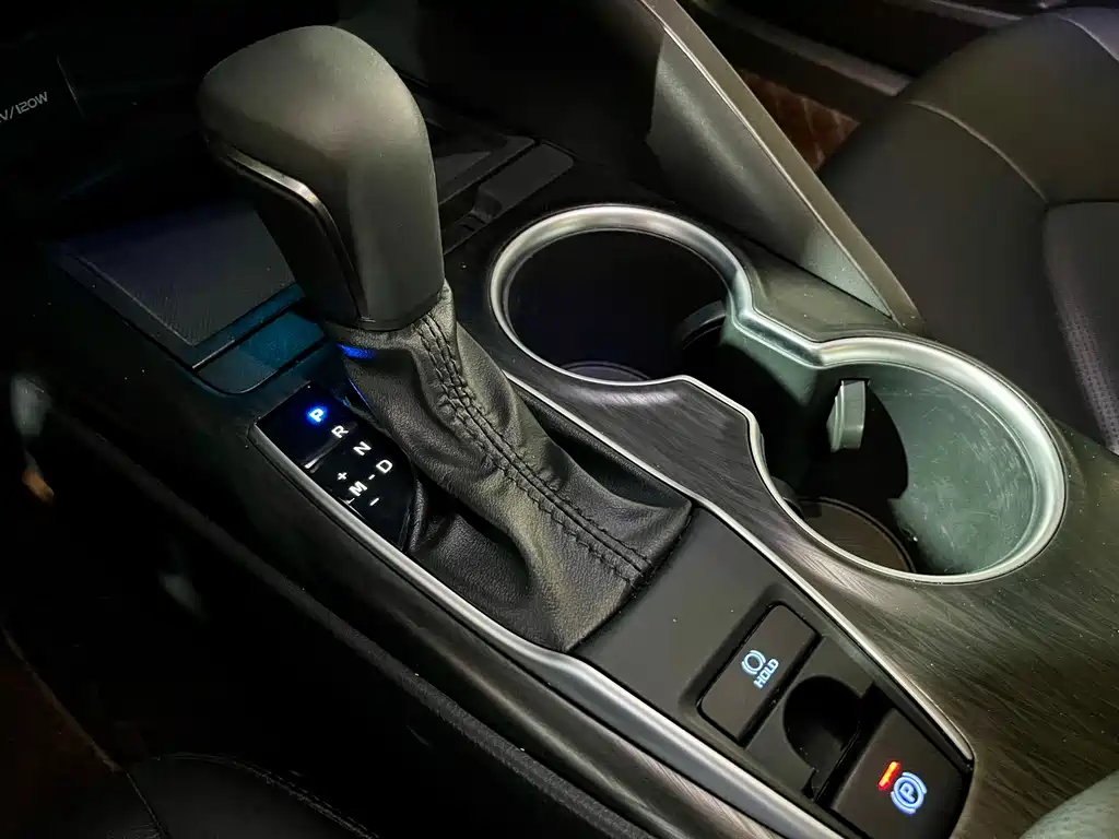 Camry 2023 2.0GVP Leading Edition