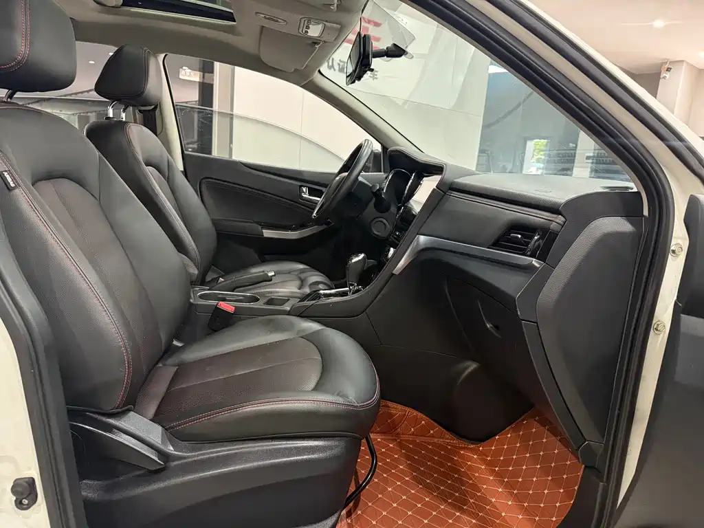 Venucia T70 2019 2.0L CVT Ruixiang Edition China VI