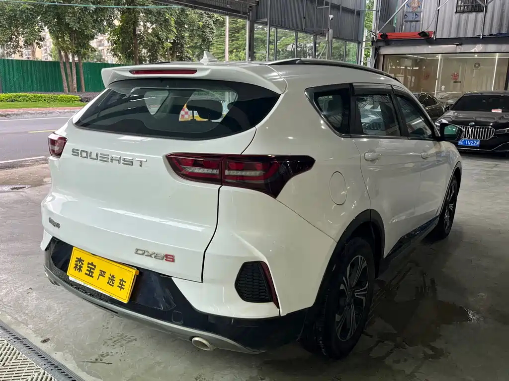 Soueast DX8S 2022 1.5T DCT Gulf Edition 7-Seater