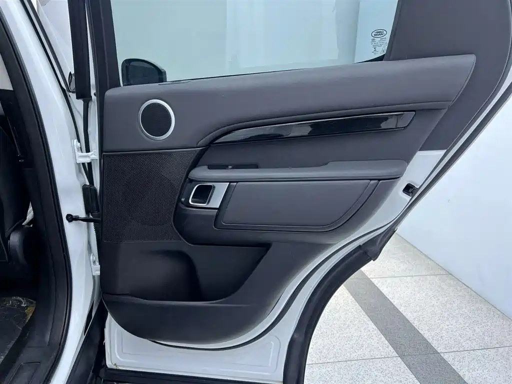 Land Rover Discovery 2017 3.0 SC V6 SE