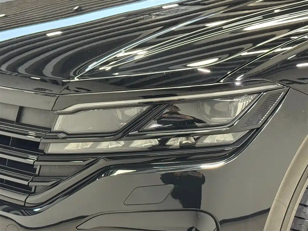 Volkswagen Touareg 2022 3.0 TSI R-Line Black Edition