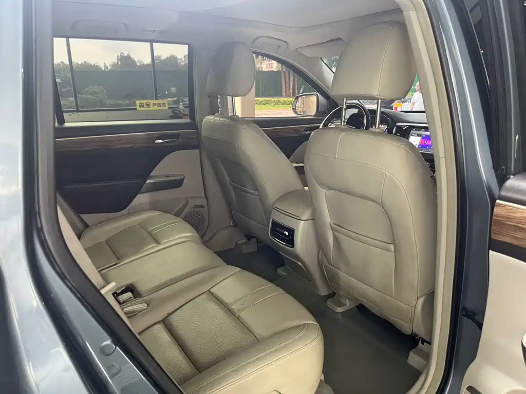 GAC Trumpchi GS8 2017 320T 2WD Luxury Smart Connect Edition (7-seater)