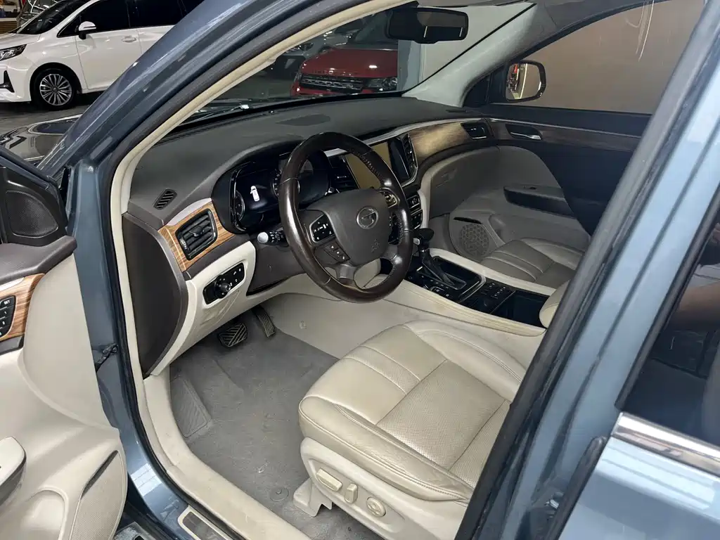 GAC Trumpchi GS8 2017 320T 2WD Luxury Smart Connect Edition (7-seater)