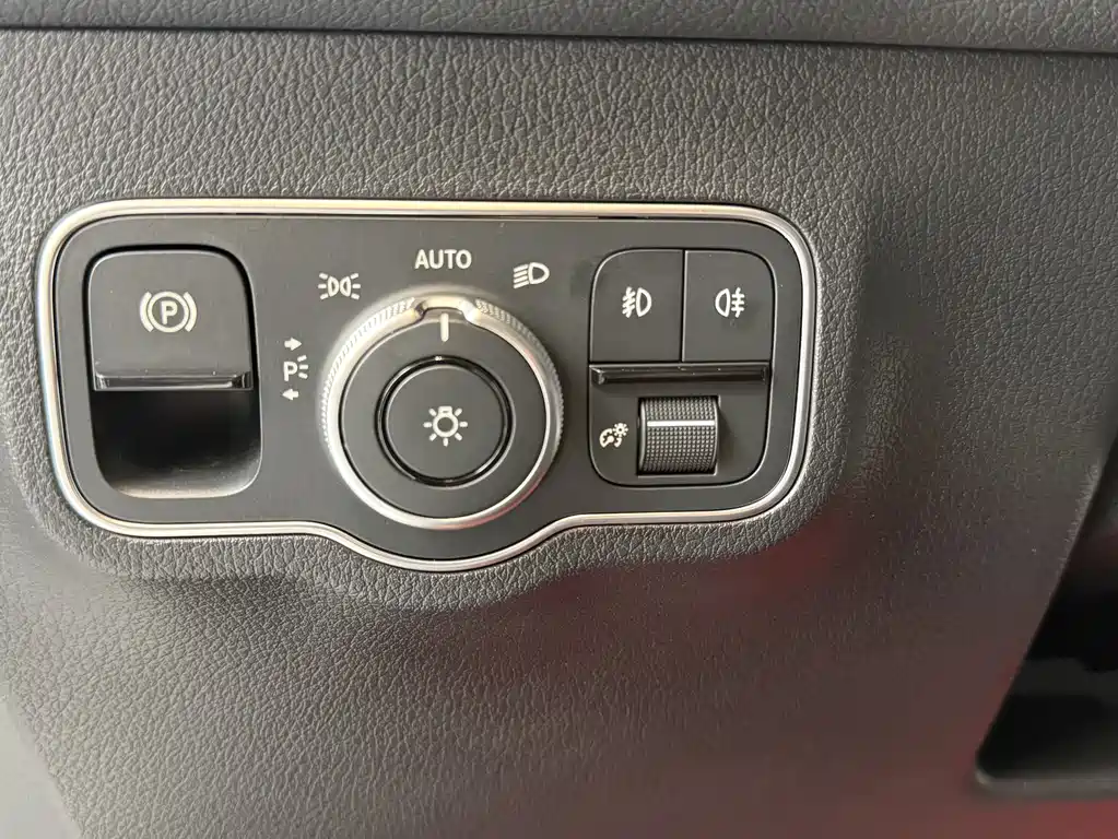 Mercedes-Benz GLB 2023 GLB 220 4MATIC