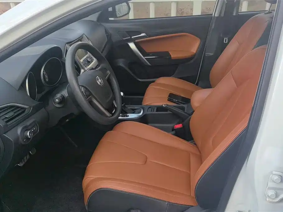 Roewe 360 2016 1.5T Automatic Value Luxury Edition