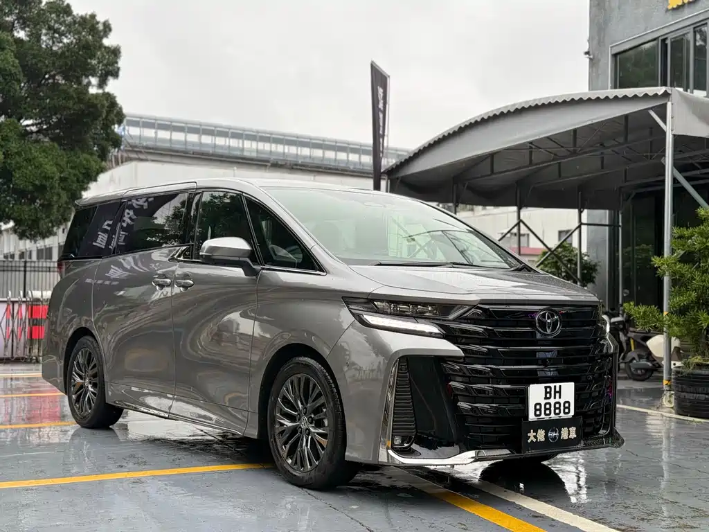Toyota Vellfire 2025 2.4T Automatic