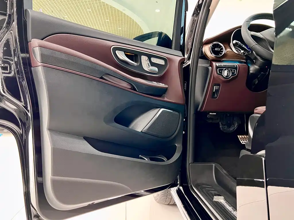 Mercedes-Benz V-Class 2022 V 260 L Long Wheelbase Luxury Edition
