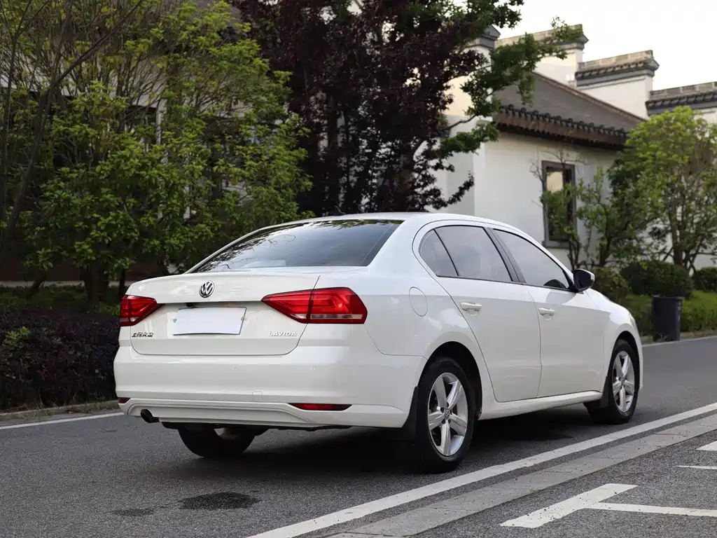 Volkswagen Lavida 2017 1.6L Automatic Fashion Edition